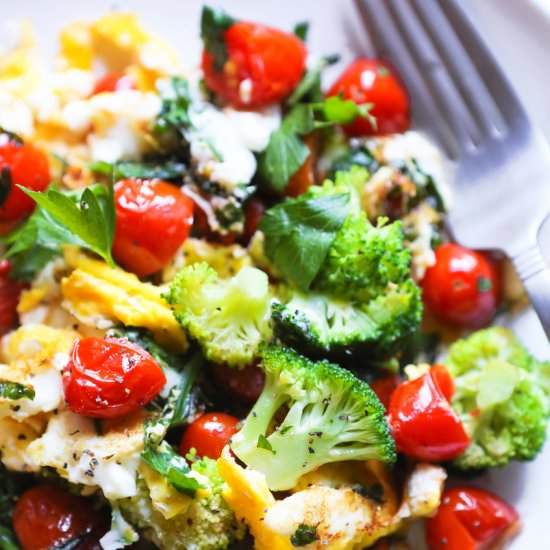 Eggs with Broccoli and Tomatoes