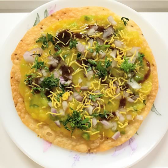 Crispy Aloo Poori Chaat
