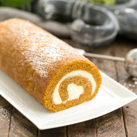 Old Fashioned Pumpkin Roll
