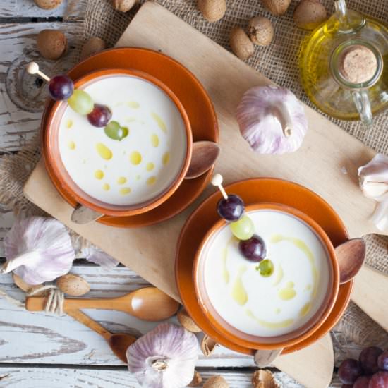 COLD GARLIC AND ALMOND SOUP