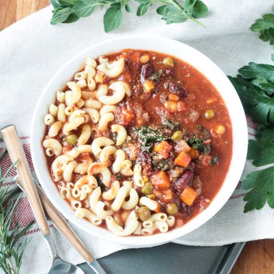 Easy Vegetarian Minestrone Soup
