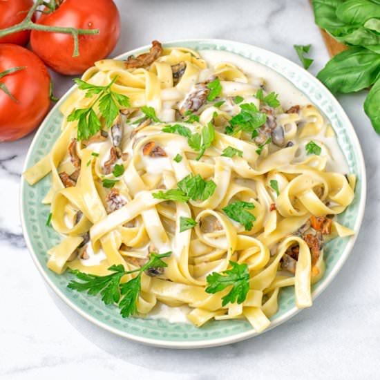 Roasted Garlic Carbonara Sauce