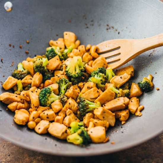 Cashew Chicken and Broccoli