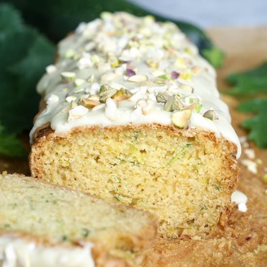 Lemon cake with zucchini