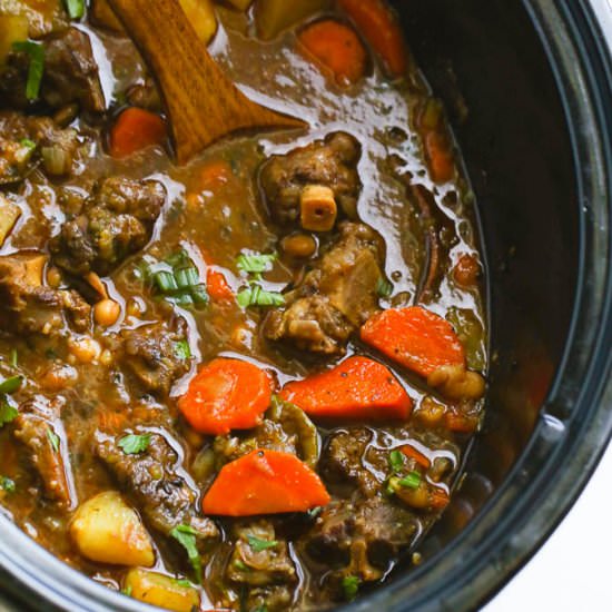 Slow Cooker Oxtail Soup
