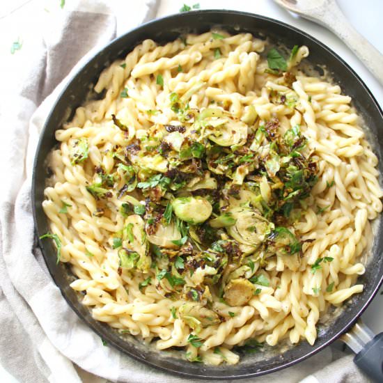 Creamy Vegan Garlic Pasta