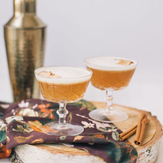 Apple Cinnamon Whiskey Sour