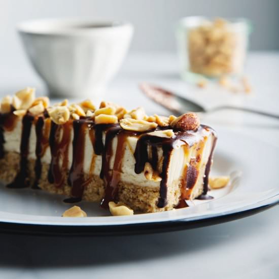 Snickers Cheesecake