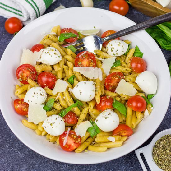 Quick Caprese Pasta