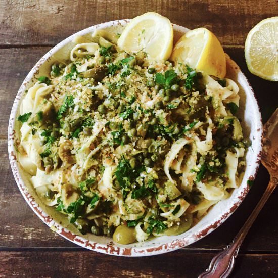 Easy Mediterranean Fettuccine