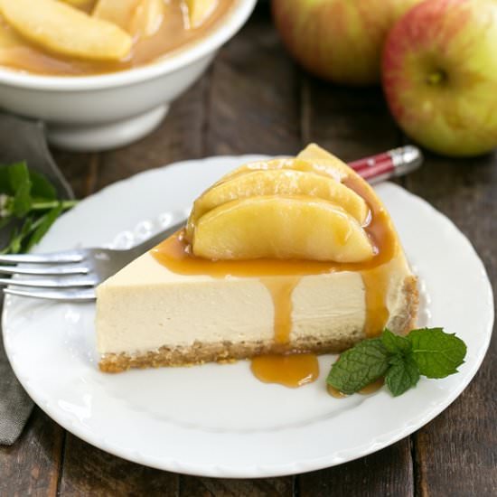 Sour Cream Cheesecake with apples