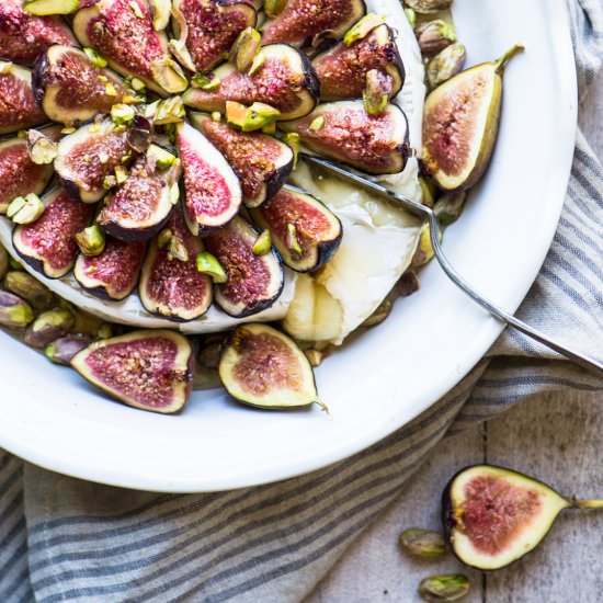 Easy Baked Brie with Figs & Honey