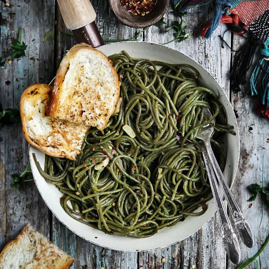 Olive Oil-Garlic Super Greens Spaghetti
