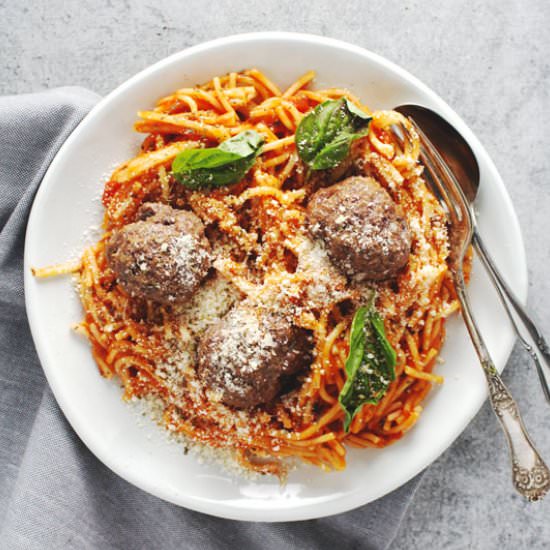 5 Ingredient Spaghetti an Meatballs