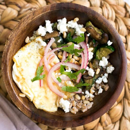 A Healthy Mushroom Grain Bowl