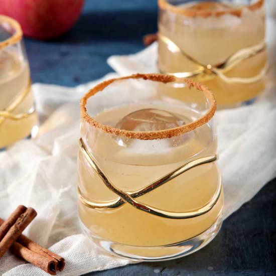 Gin Apple Pie Cocktail