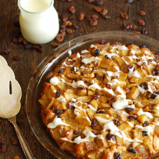 Cinnamon Roll Apple Cake