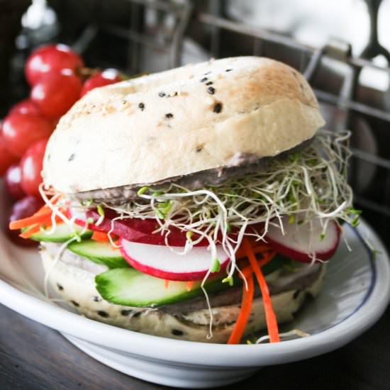 Bagel Veggie Sandwich