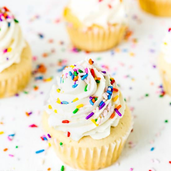 Eggless Vanilla Cupcakes