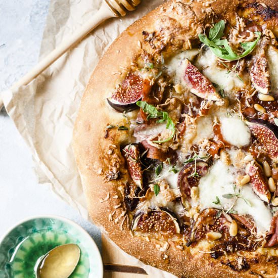FIG AND PROSCIUTTO PIZZA