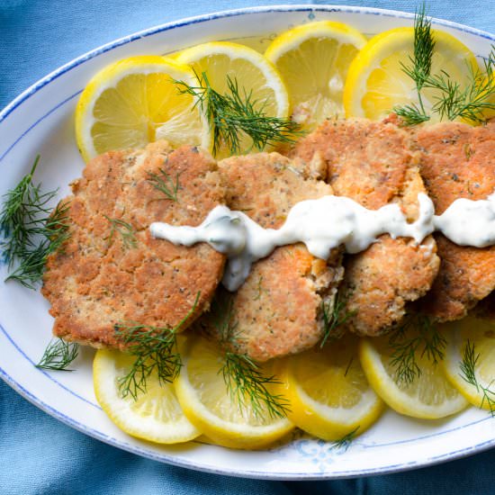 salmon cakes with lemon dill sauce