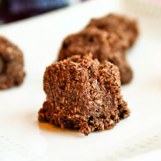 Paleo Raw Chocolate Macaroons