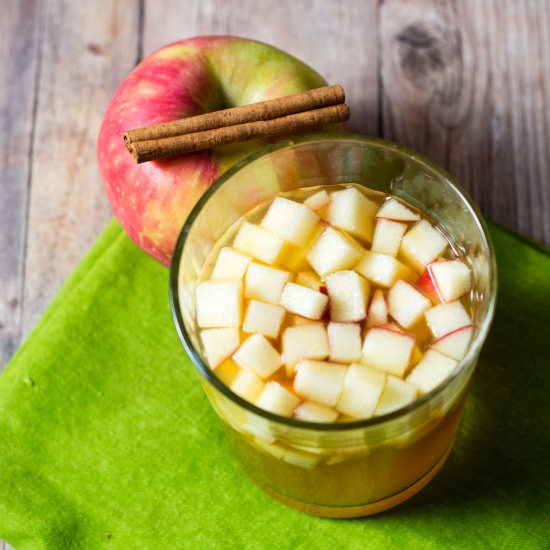 Cinnamon Apple Cider Sangria