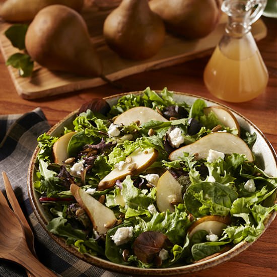 Harvest Salad with Pears and Pepita