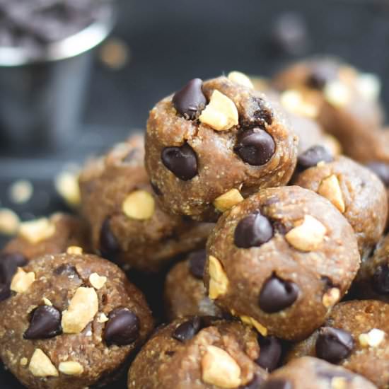 Crunchy PB Chocolate Protein Bites