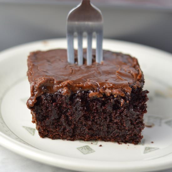 Chocolate Cake with Thick Chocolate