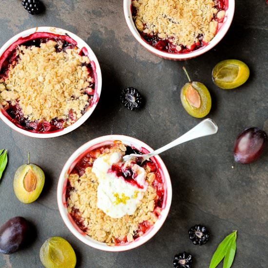 Plum and blackberry crumble