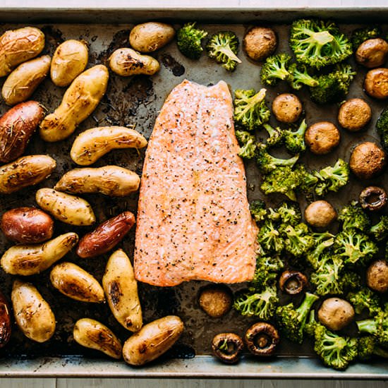 Sheet Pan Salmon & Roasted Potatoes