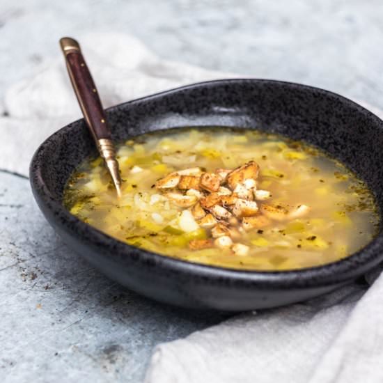Vegan German Leek Potato Soup