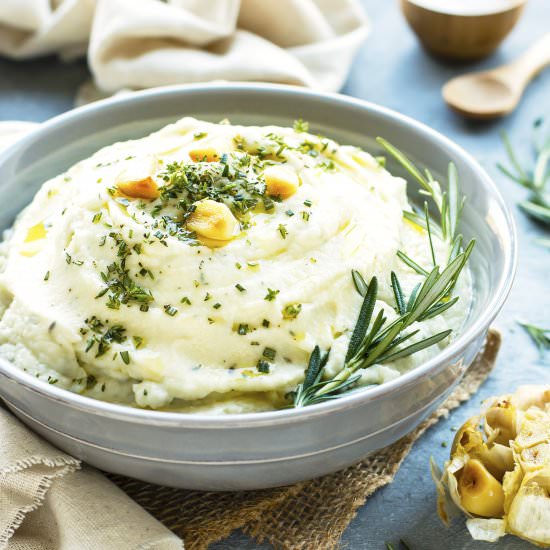 Roasted Garlic Mashed Cauliflower