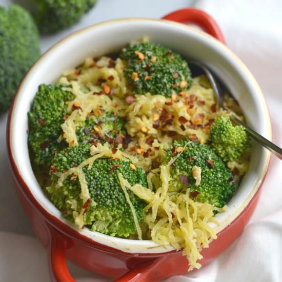 Vegan Cheesy Spaghetti Squash