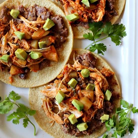 Slow Cooker Chicken Tinga Tacos