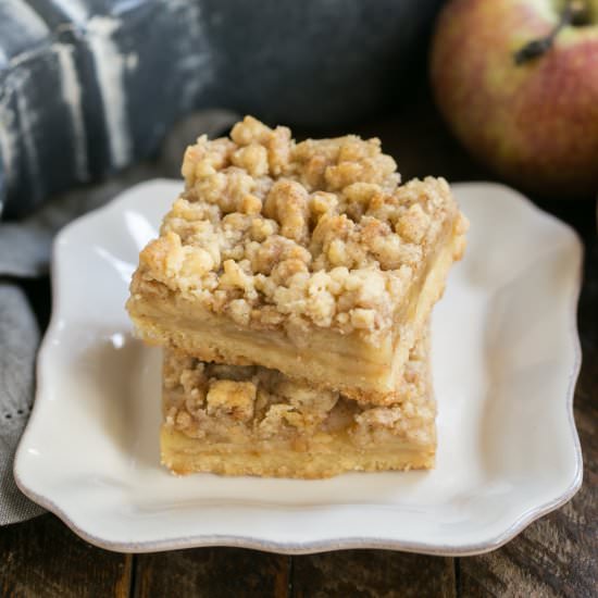 Caramel Apple Pie Toffee Bars