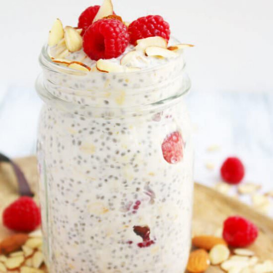 Raspberry Almond Overnight Oats
