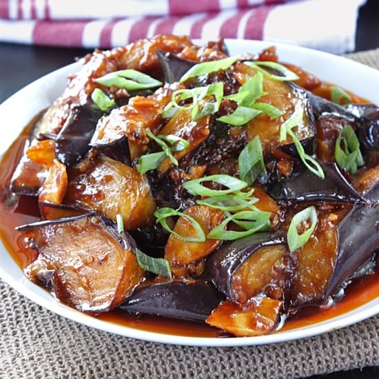 eggplant in spicy tomato sauce
