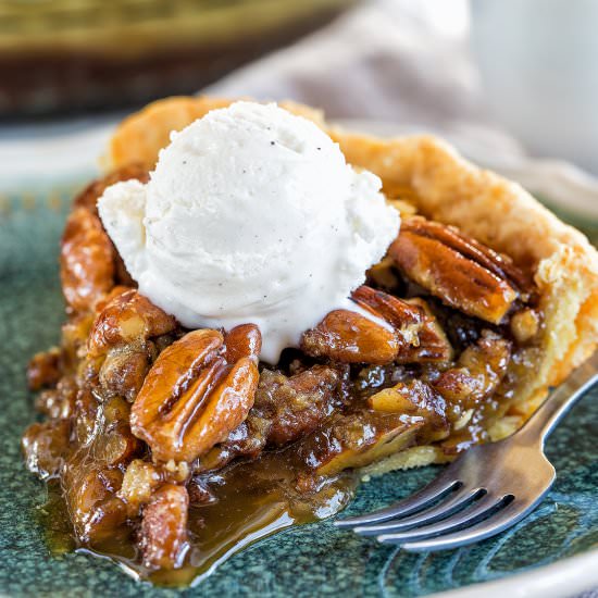 The BEST Pecan Pie