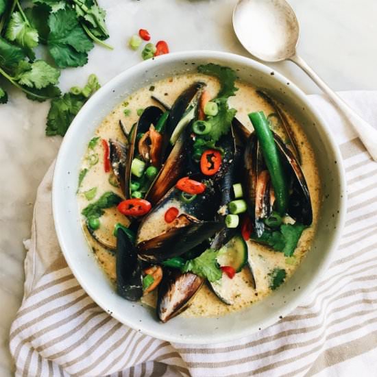 Mussels in Thai Coconut Curry