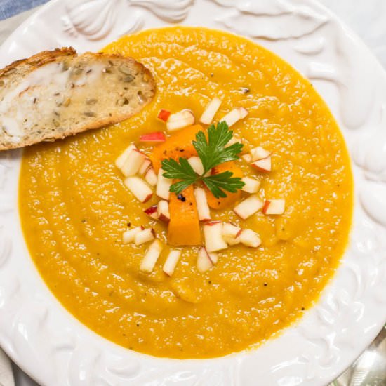 Roasted Butternut Squash Apple Soup