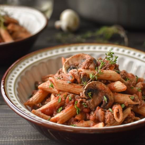Sherry-Mushroom Meat Sauce Pasta