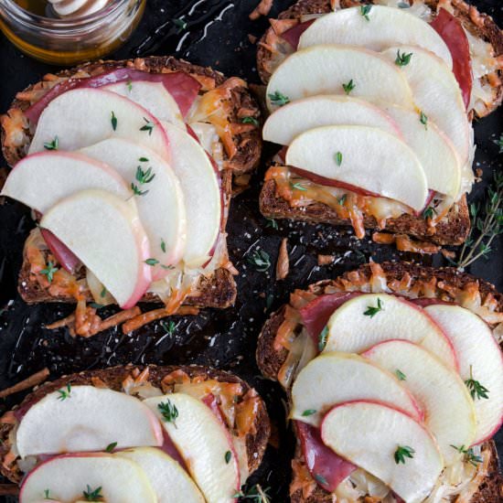 Gruyère & Apple Toasts with Thyme
