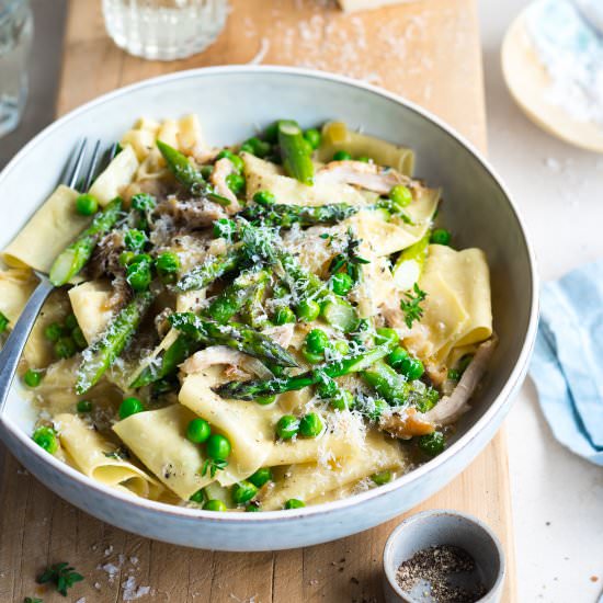 Creamy Chicken & Asparagus Pasta