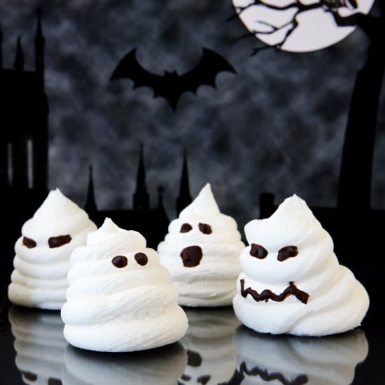 Vegan Meringue Ghosts