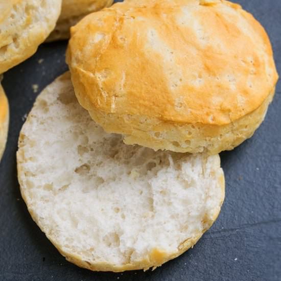 Easy Homemade Buttermilk Biscuits