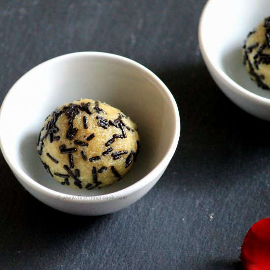 Coconut & Pineapple Ladoo