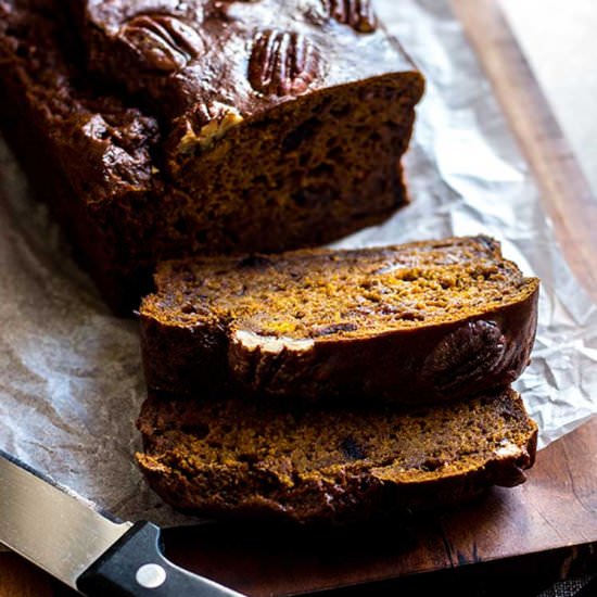 Spiced pumpkin loaf with dates