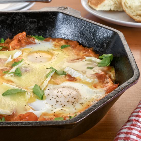 Eggs in Garlicky Tomato Sauce